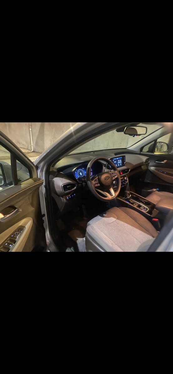 سلام عليكم سنتافي موديل 20 بسمي تبديل جاملغ فقط وصاربيهه حادث بلعراق خشم البنيد وبيهه اكلير باب السايق والباب خلف السايق ماشيه 56 كيلو بصمة كشن كهرباء بدون بانورامه وجلد وصندوق كهرباء مكلني بلديات شارع الكنيسه السعر 155 قابل للتفاوض ***********
