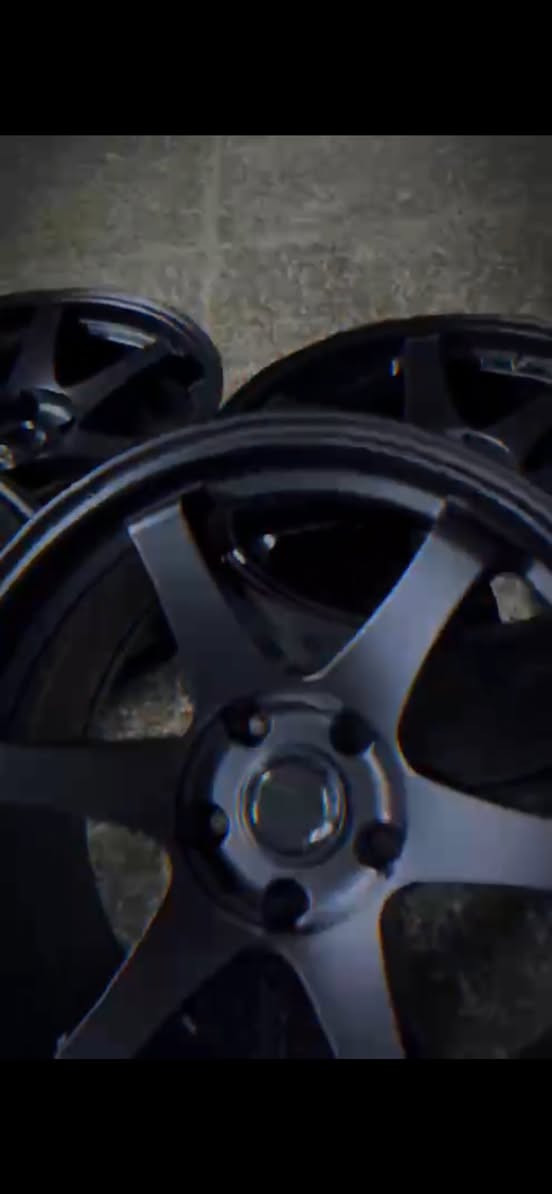 السلام عليكم
ويل كب volk raceng حجم 17 جديد غير مستخدم 
عنوان بغداد شارع فلسطين 
يتوفر توصيل لجميع المحافظات 🚚
للاستفسار واتساب *********** 
سعر التخم 450 الف
