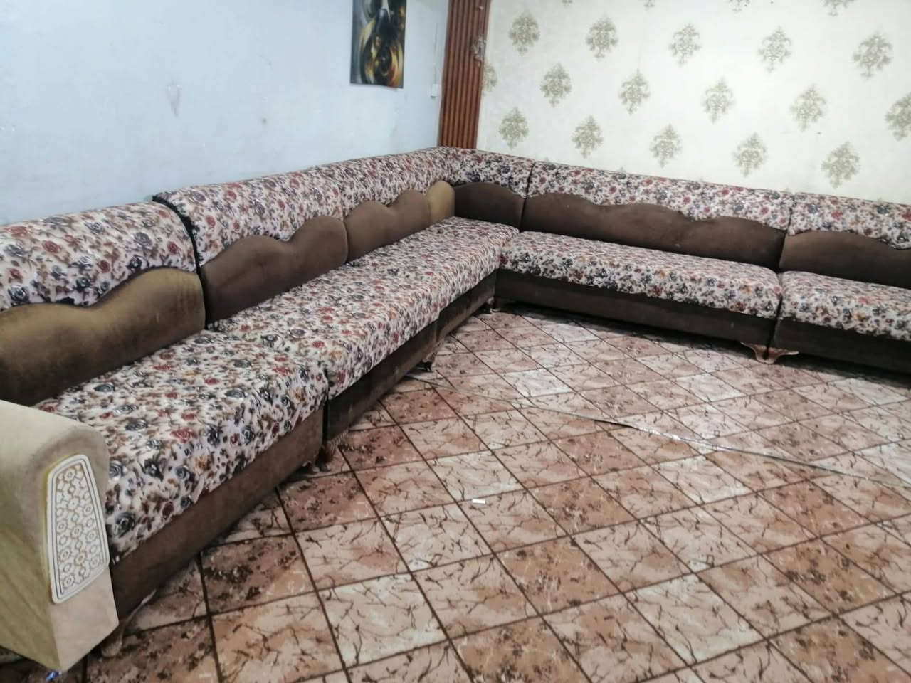 ديوان 12 نفر نضيف 150  المكان الكاظمية يوجد توصيل ***********
