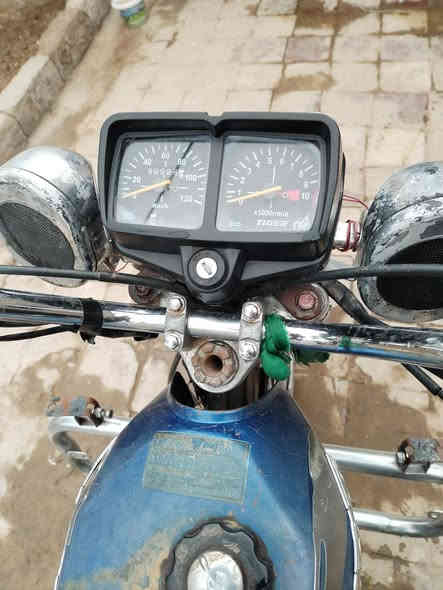 السلام عليكم خون دراجه بارت البيع 2018 دراجه جاهزه ما عوزه شي دك زلف وتروح دراجه حله من صور مكلف بل نشر رقم صاحب الدراجه (***********) 👁️
