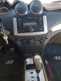 اللبيع سياره افيو هاج باك مويدل 11 السعر 45 رقم الهاتف 07831742140