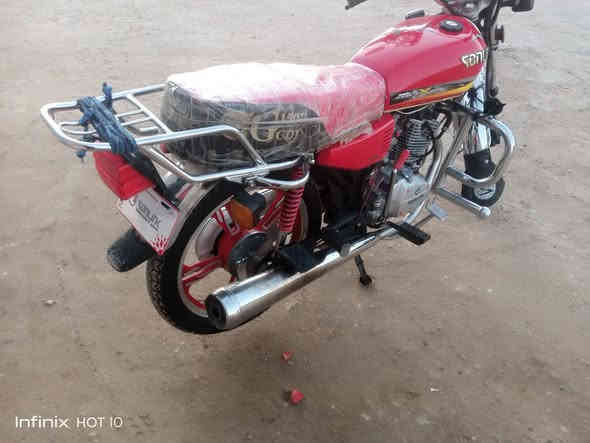 من رخصه الادمن دراجه سولنك للبيع موديل 22 علئ وضع الشركه نضافه خير من الله محرك ما مفتوح كهربايات كامله السعر 650 ستفسار اكثر اتصل بالرقم ***********.
(ادمن 🥰🌹)
