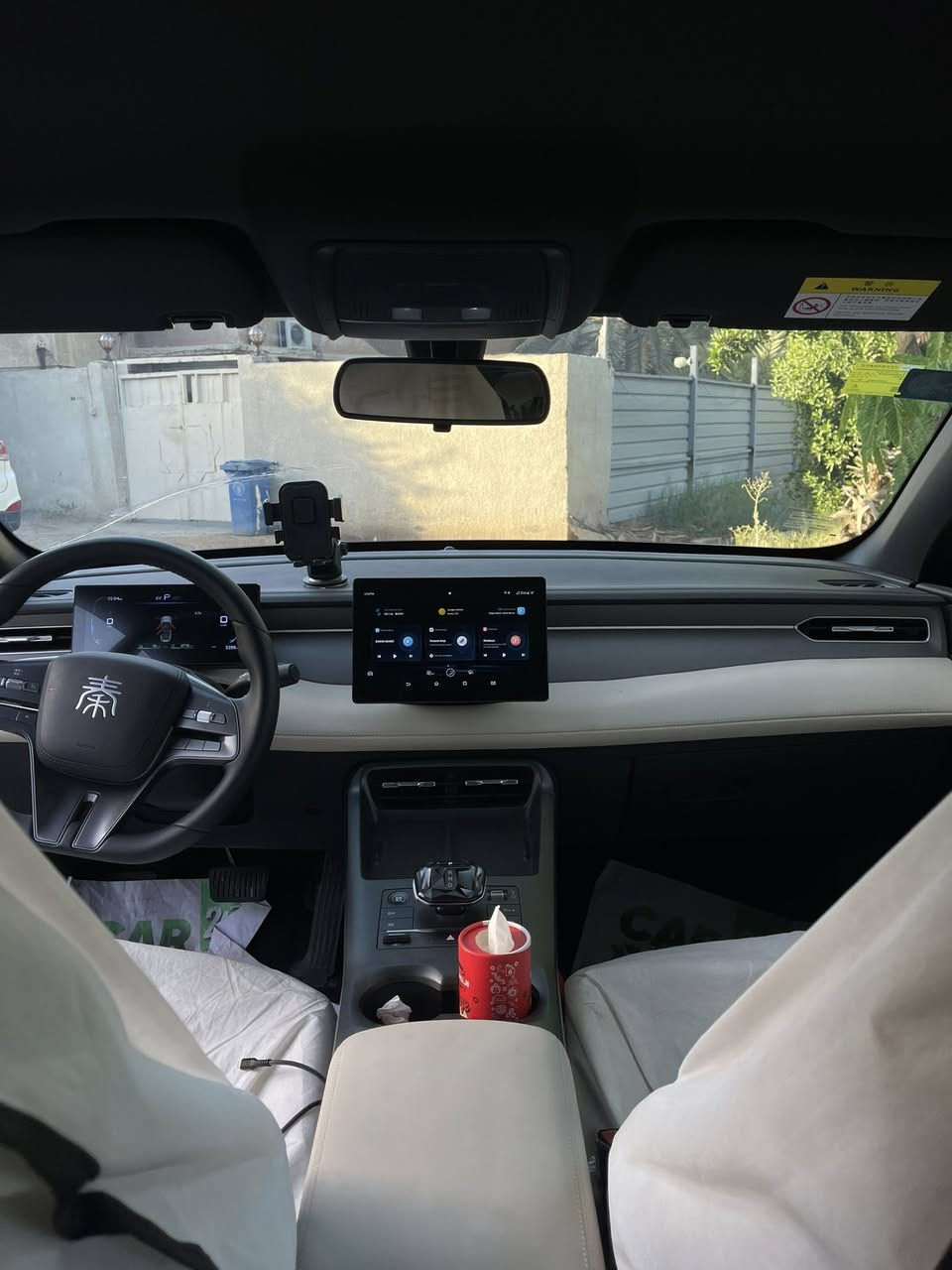 السلام عليكم
Byd qin plus 2025
 ماشية 3000 كيلو توتال 
مواصفات عادية تفويلة تمشي 2100 كيلو 
السيارة عليهة عازل حراري درجة اولى وسكوبات وقبضات
السيارة جديدة ومكفولة كفالة عامة
للمراوس فقط بكورلا هايبرد 2025 شكل امريكي 
مكاني بغداد حي تونس
***********
