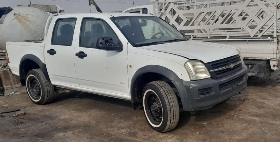 مرخصه الامين بيكم للبيع مال مزاد بيها كتاب مزاد تترقم سياره اي محافظه تريدها ورقمها على دوله سياره جديده وبلاديه من كلشي ومكفوله من دعمه وصبغ ومكينه وكير واكسل وحداديه وتبرد وتخم تاير كله مكفول وشغال وبلادي وسياره جديده بيها مكينه بانزين وكير جدد ابلاديات مال شركة سياره موديل (2005) موجوده بغداد 
سعرها (٤٨ ورقه ) 
رقم ***********
