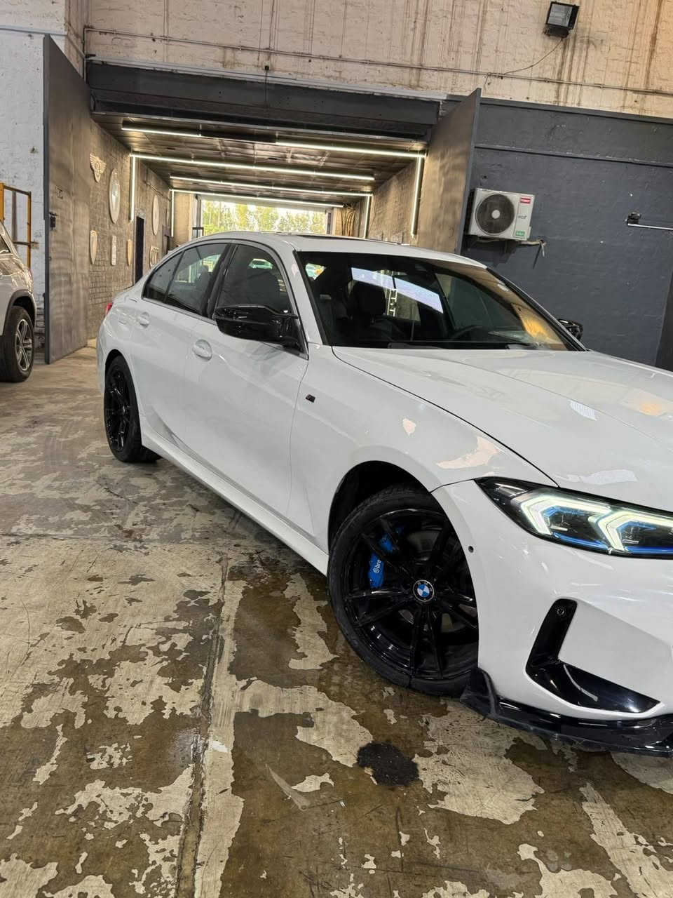 بي ام دبليو 330 i  موديل 2022 
ماشية ٥٦ الف كيلو فول فول مواصفات 
حادثهة جاملغ عكس السايق وبنيد
محرك كير واير بشرط مامفتوح 
سيارة حيل نظيفة كلشي عل بلاد جديد 
سنوية هزة كلشي جديد مدفوع لـ
باسمي السنوية بشرط تحويل وغرامـة
سيارة مابيـها دينار مصرف كامل من كل نواحي
رقم صاحب سيارة ***********

💲 علق سوف يوصلك الرسائل سعر
