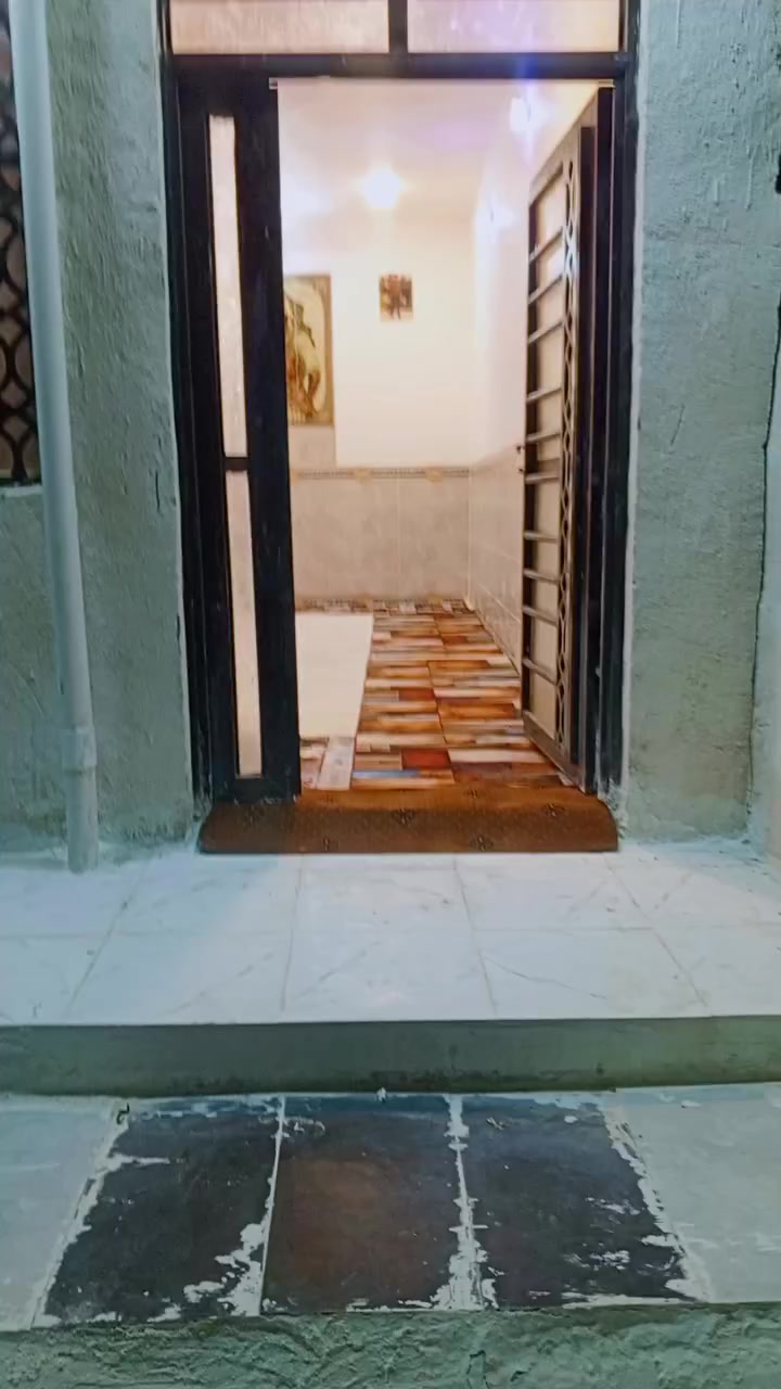 دار للبيع قرفتين وصاله ومطبخ واستقبال وصحيات بناء حجر سقف كونكريت خلف الحسينيات عمود 436 شراي يتصل *********** خدمات كامله
