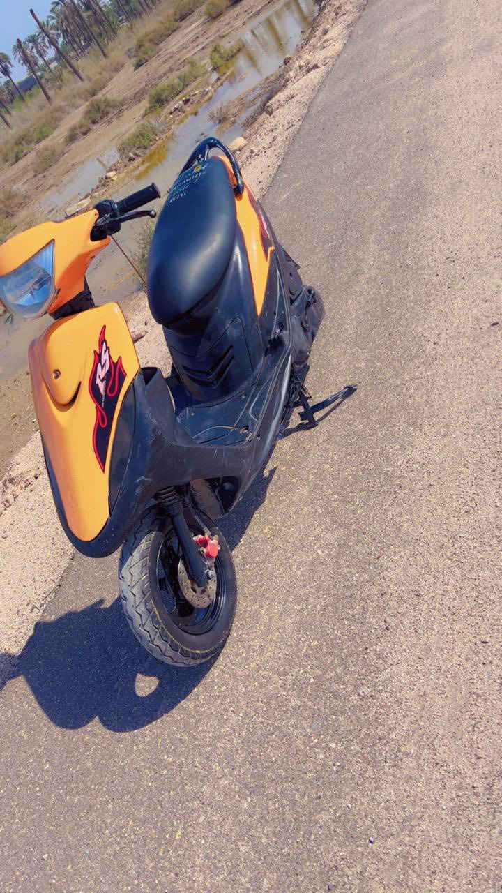 سلام عليكم ماكس ما مفتوحه كهربايات شقاله لا تنقيص ولا تبخير شلعه ومعدل تخبل بوشه ٤٩  بلاد كفرات وسواد كلهه ختم واحد ويه لمكينه تايرات جدد دراجه جديده بمعنه لكلمه 
مكاني تنومه شط لعرب
لمو شراي لا يراسل 
***********
سعر$٦٥٠
