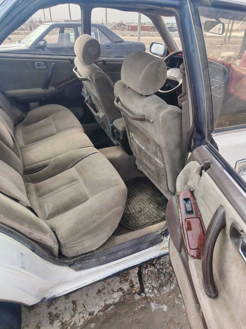 هارتواب البيع سياره بلاديه وخير من الله رقم بصره سنويه بعدها مانافذ تخم تاير جديد حداديه جديده كهربائيات شغاله محرك وكير خير بس الكير بي ضعف وكافي نعمه من الله اني مكلف بنشر هذا رقم صاحب سياره ***********.    ***********
