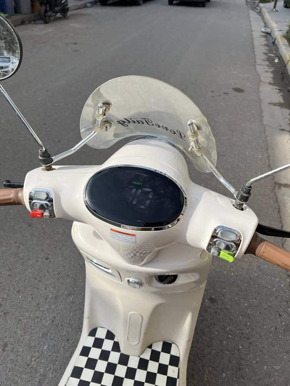 السلام عليكم دراجة شحن شركة  Tailg 

صارلي شهر من شتريتهة النضافة 99‎%‎
الدراجة كلش نضيفة الشحنة الوحدة تمشيك 75كيلو 
دبل بصمة رماش وبك وتربط على تطبيق التلفون 
السعر 900وبيهة مجال المكان بغداد الشعله ***********
