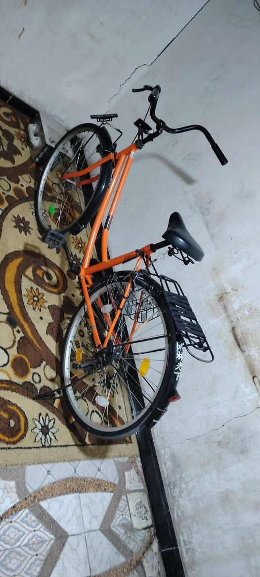 سلام عليكم بيسكل موديل 22اصل حلو مرتب جسده نضافه مالته90 بل 100 كلشي مانقصه بيسكل حاويه ماخذينه قبل 3اشهر كامل مكمل سعره 130وبي مجال حك عنواني بصره جمهوريه رقمي رسلني عليه ***********
