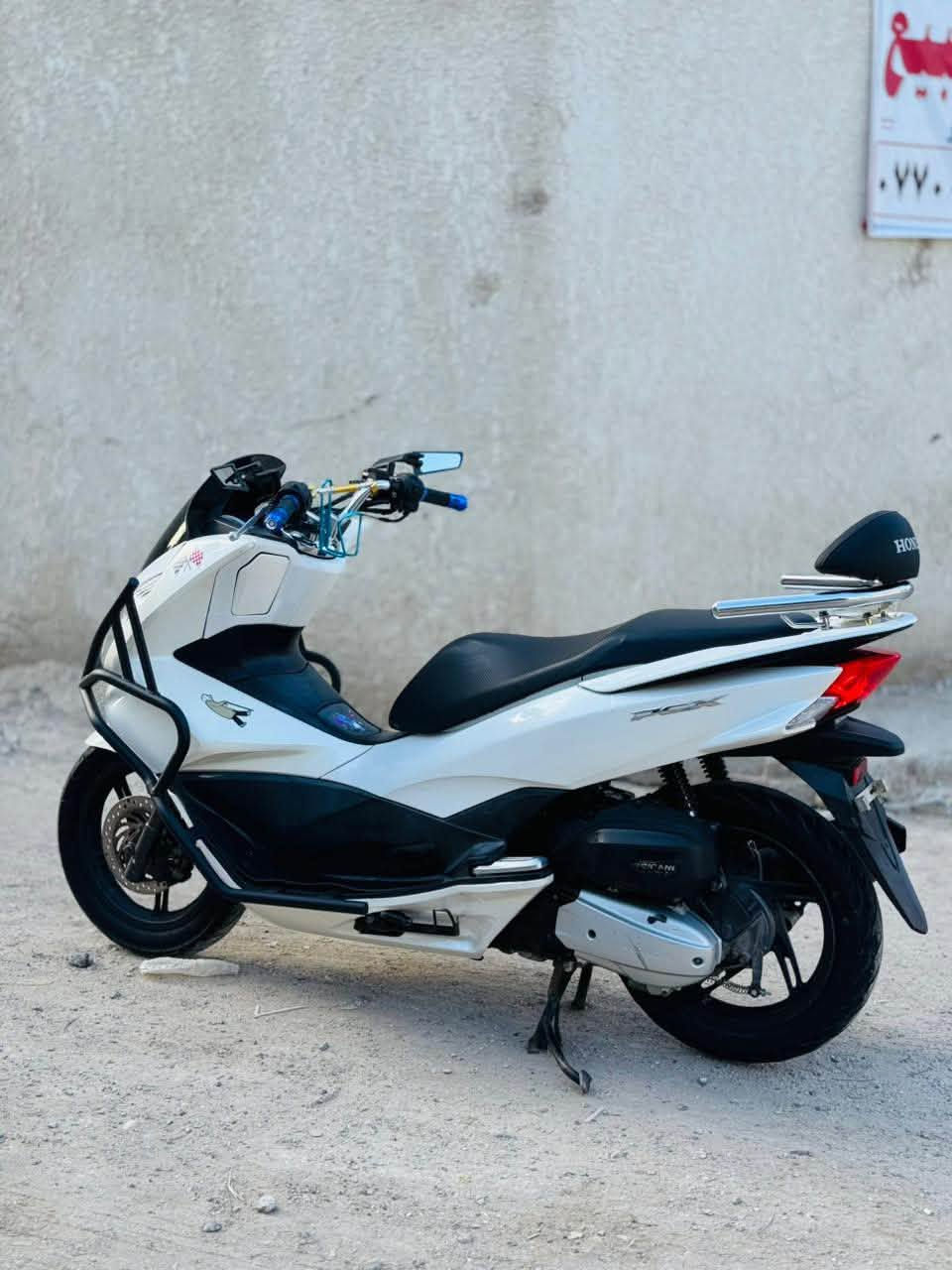 pcx الجيل الثاني ياباني
للبيع دراجه نضيفه خير من الله برغي ممفتوح بيهه 
سعر 15ورقه بغداد مدينة الصدر الاورفلي 
***********
