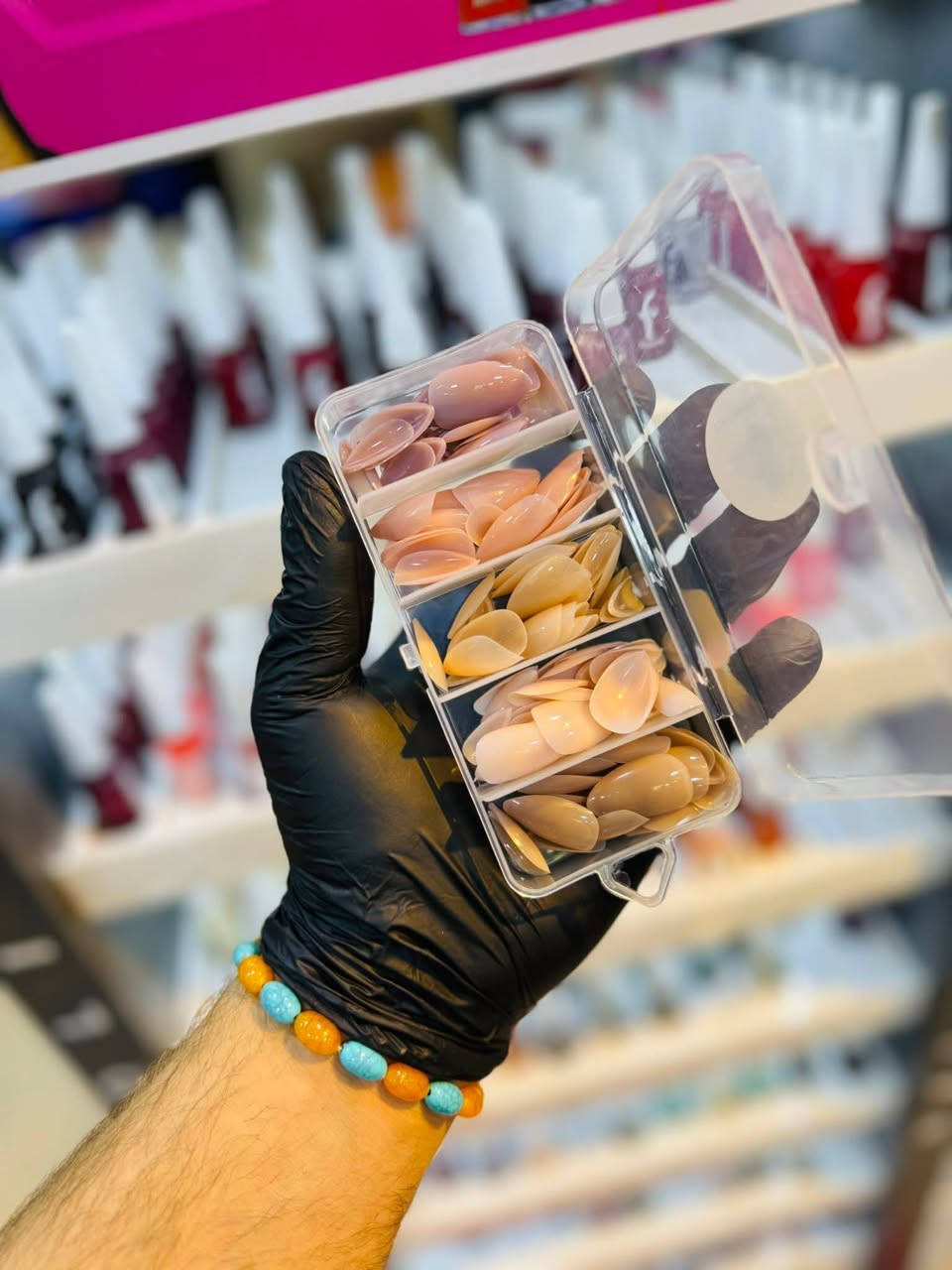 اظافر علبة ترابي 5 لون 😍
العلبة تحتوي 150 اظفر 📦


**إذا كنت صاحب هذا الإعلان وتريد حذفه لأي سبب، رجاءا أرسل رسالة إلى الدعم الفني**