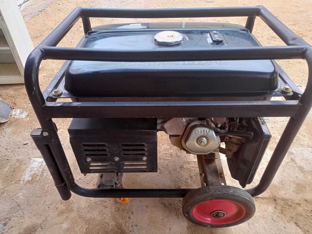 للبيع مولد 5 ونص مستخدم شي قليل
يشتغل سلف مولد حيل نظيف السعر 600
للتواصل *********** الخاص مفتوح
