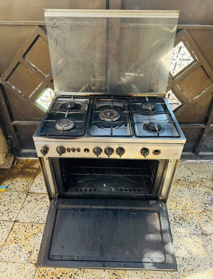 السلام عليكم تصليح وتنضيف و ادامه جميع الطباخات
هذا شغلي موضح بالمنشور مع مقطع فيديو 
توصيل داخل بعقوبه 
العنوان بعقوبه التحرير مقابل الغذائيه بالفرع 
الهاتف ‭***********‬
واتساب ***********
