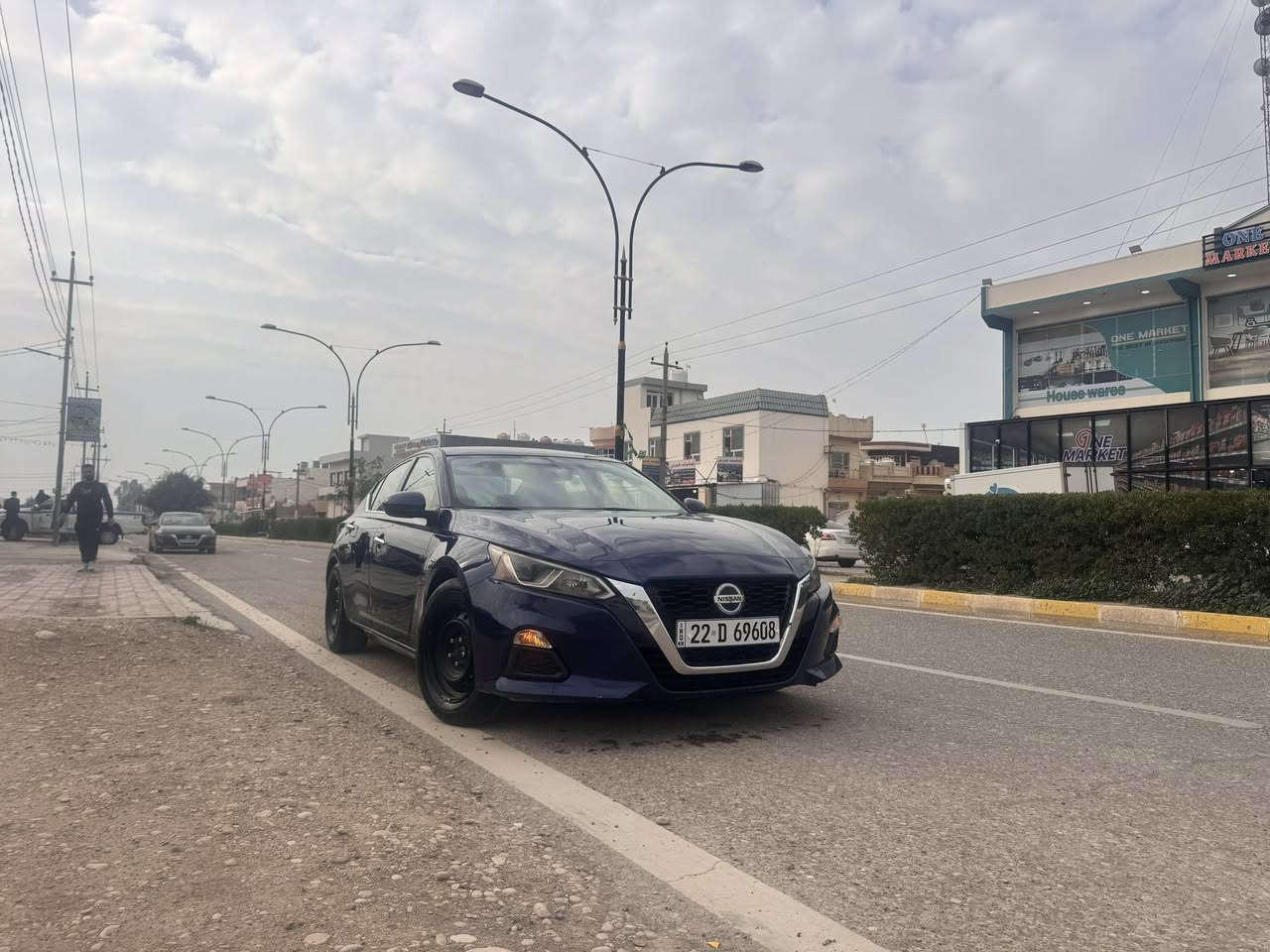 🚗 للبيع نيسان ألتيما 2020 🚗S
وارد أمريكي / رقم اربيل  بأسمي شرط التحويل  رقم الدولي الجديد هزه وفحص  كله جديد 
ماشية 70 ألف ميل فقط
محرك مكفول 🔧 / كير مكفول
تخم تايرات جديد
باتري جديد
صدر ع الوكاله كامل 
ضربتها قبغ جنطه مبدل +صبغ جاملغ خلفي بدون دواخل 
مواصفات السيارة:
محرك 2.5 لتر / 4 سلندر اقتصادي وقوي
شاشة لمس وسطية 8 إنج مع بلوتوث و USB وكار بلي 
كاميرا رجوع خلفية 
كشن جلد + كهرباء 
بصمه تشغل وبصمه ابواب
مثبت سرعه 
نظام أمان حديث (ABS / Airbags)
تصميم أنيق ورياضي بلون جويتي 
سيارة كاملة مكملة تجي تفحص وتشوف بعينك كعدتها حلوه وسيارة ما تصرف عليها كلشي 
مكان السياره بغداد  
السعر 137  وبيها مجال ***********.
