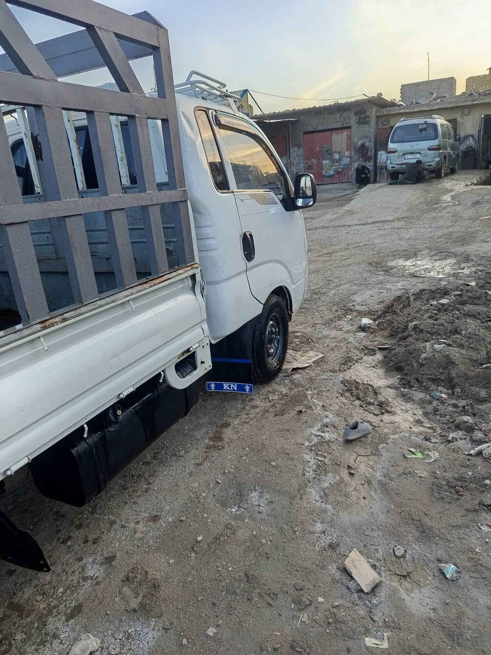 السلام عليكم ،،2014،،رقم ذي قار،سنويه،،29،،سياره مال جني خيرمن الله ،،مكاني ذي قار سوق الشيوخ،،السعر،83،وبيه مجال بسيط،ملاحضه،السياره ،بيه خدشات اوطخات،بسيطه،،***********
