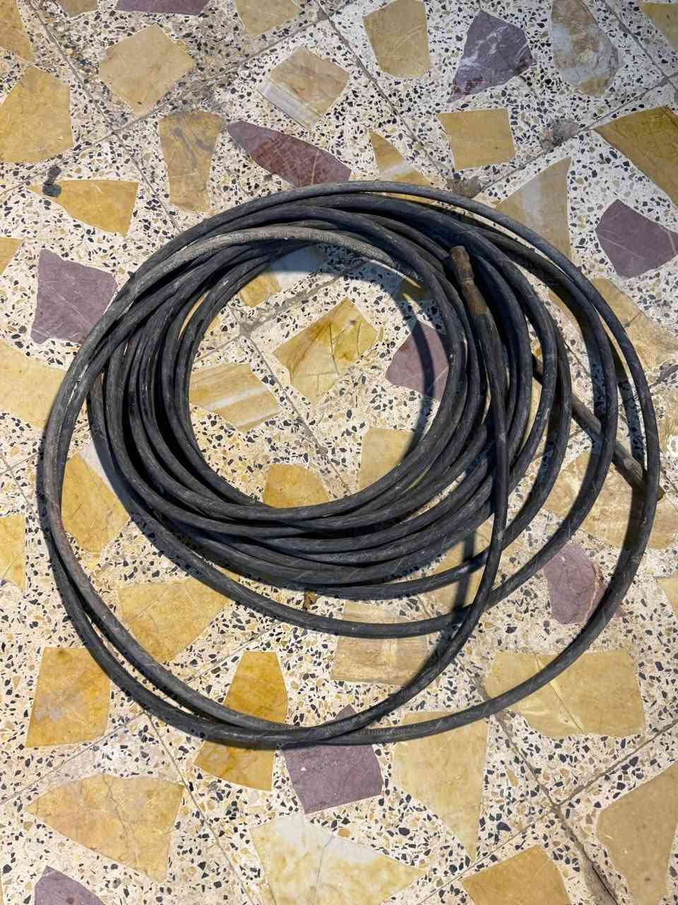 سلام عليكم ماطور غسل ستخدام بيت 
كامل مع ملحقات صونده 20متر أصلي مسلح 
سعره 300
***********
