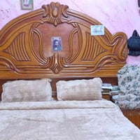 غرفة اخشاب صاج الاصلي مستخدمه السعر 700,000 وبيها مجال الاتصال على الر...