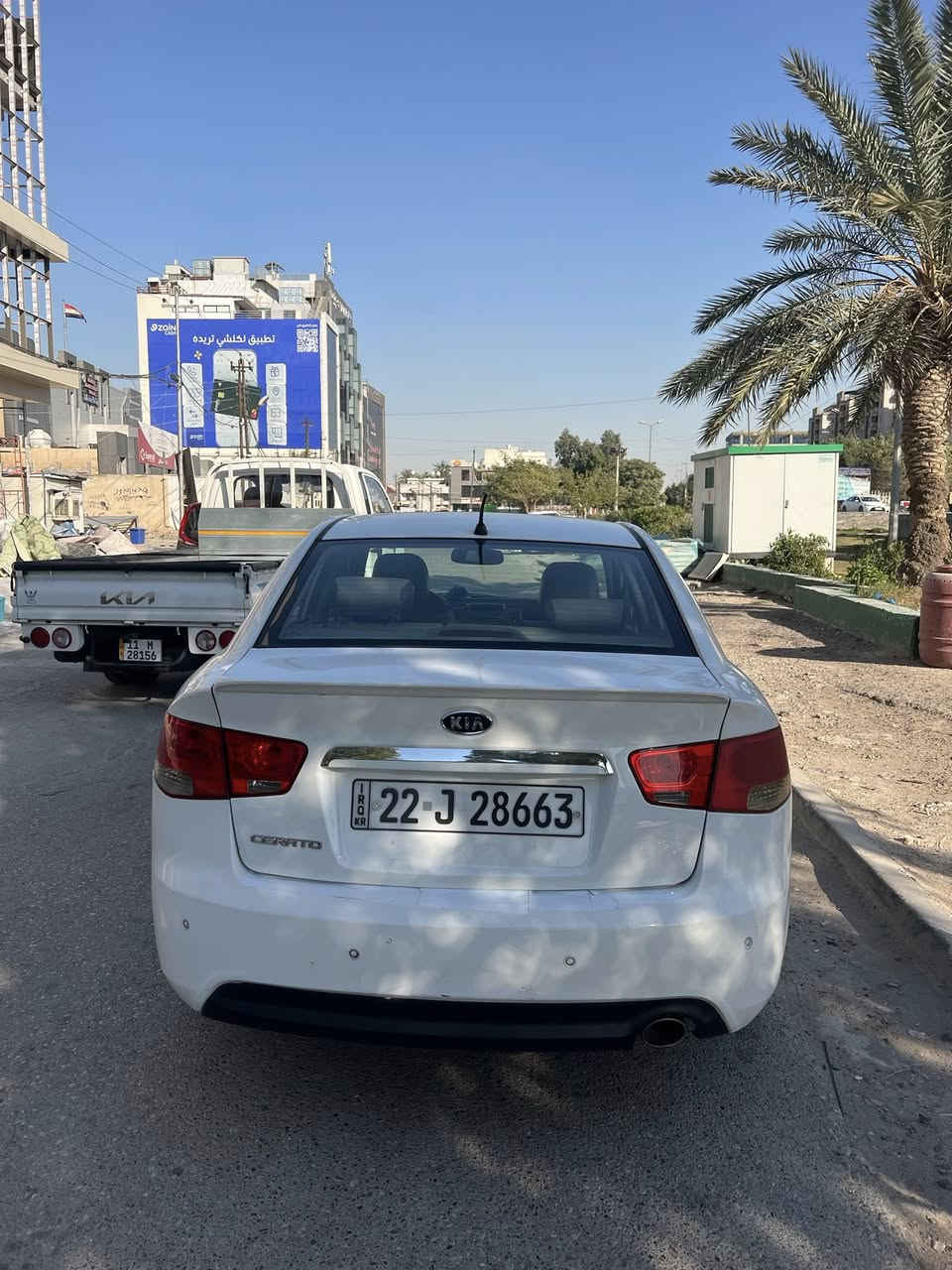 سلام عليكم سيراتو ابيض للبيع
موديل 2013 خليجي 
ماشيه ١٣٥
مواصفاتها 
بيه فتحه 
مكينه 1600 
السيارة باسمي
تحكم ستيرن 
تحكم مري 
كفالة عامه للكير والمكينة والكهربائيات
السيارة فقط تبديل باب خلفي والصندوك بي ضربة ومرجعه عل بارد
السعر 107وبيها مجال
***********
