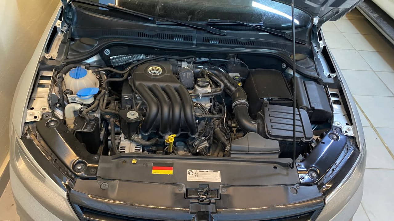 السلام عليكم
جيتا2016 خليجي محرك 2000 تنفس طبيعي رقم اربيل باسمي سنويه لل28
كامله بدون نقص سياره جديده 
السعر 130 للاتصال ***********
