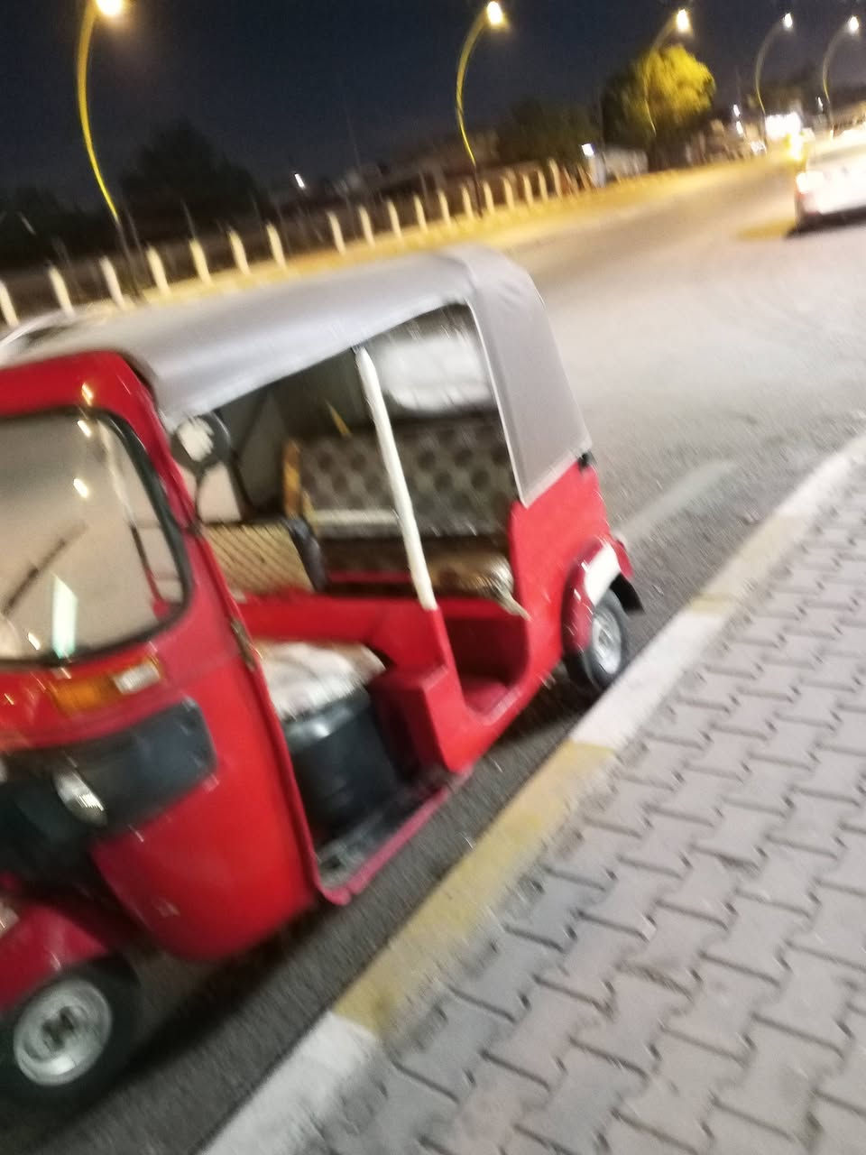 سلام عليكم تكتك للبيع مصبوغة عام 18رقم وسنوية بسمي السعر 6وبيهة مجال***********
