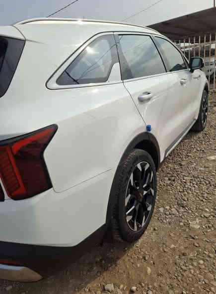 سورنتو ٢٥ بغداد بسمي مكفوله كفاله عامه ماشيه ١٤ألف فول مواصفات ماعدا بنوراما سعر ٣٣٧ ت*********** ت***********
