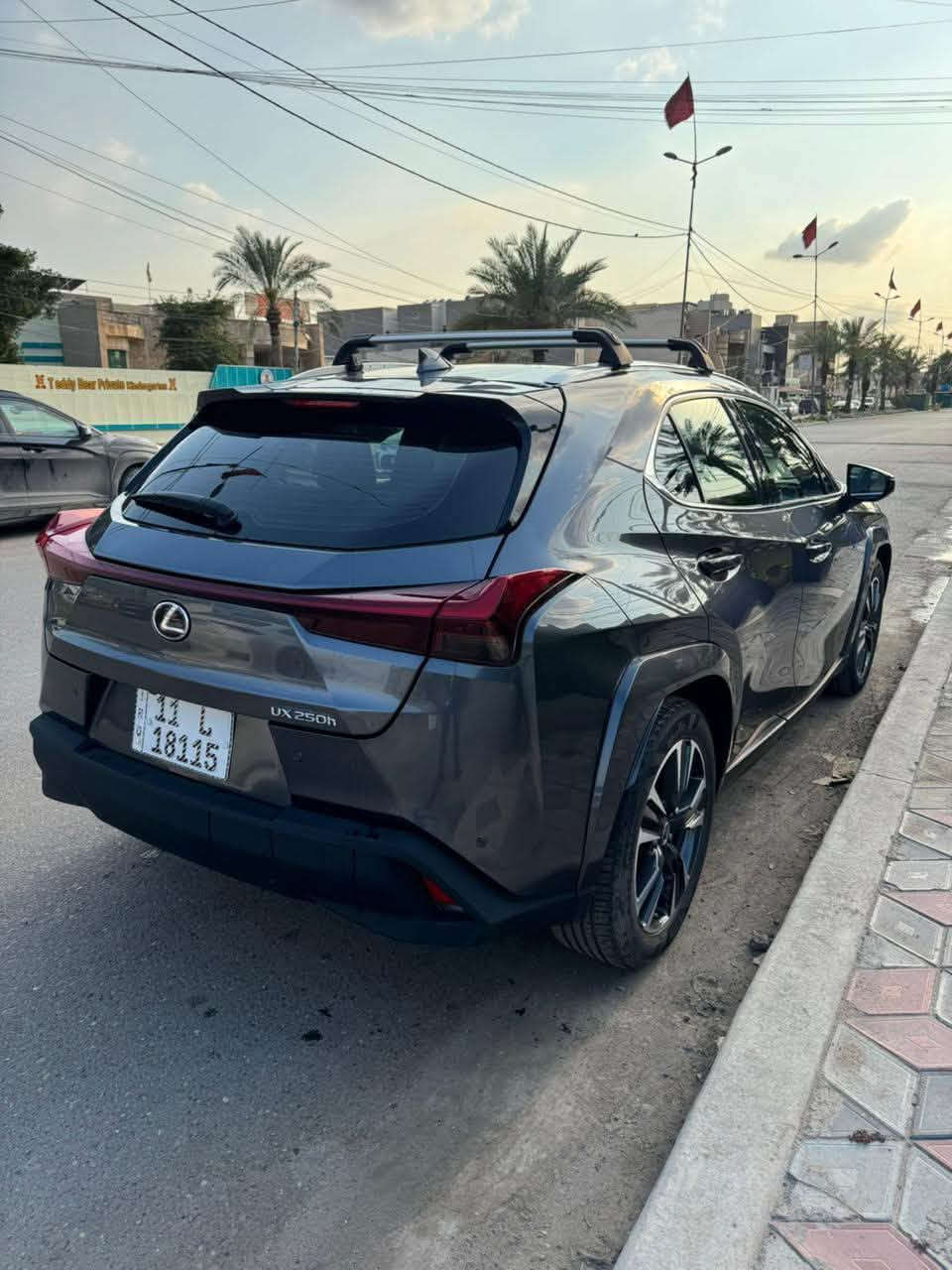 سلام عليكم ورحمة الله
لكزز موديل 2024 هايبرد

Ux250h 

 

فول موصفات 

فتحه

داته شو 

كشنات أمامي تدفئه تبريد 

كشنات كهرباء

ستيرن تدفئه  

كار بلي 

شحن واير ليس

حساسات امامي خلفي 

حساسات مري 

ثلاث وضعيات قياده ايكو سبورت نورمل 

هاند بريك اوتو 

محرك 2000

وبعد موصفات بيها 

حادثه دعاميه اماميه وخلفيه واكعات ونفسهن راجع 

وعندك يم قبق البانزين بارد وصبغ على كد شبر 

ماشيه 23 الف ميل 

سياره نضيفه كلش 

ويمك صور الحادث 

السعر 22 وبيها مجال وماكو هيج سعر اغلب السوك 24 25

***********
الدورة حي الصحه 

 

تحياتي الكم اخوتي
