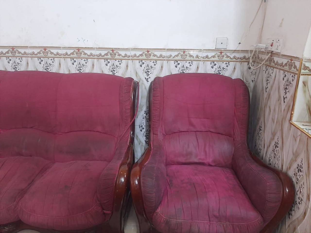 السلام عليكم تخم عشر مقاعد يراد له دوشمه خشب مالته كله جديد صاج نظيف كلش عاوزه بس دوشه سعره 125 وبي مجال مكانه حله نادر الثاني عن خدمه فرع قيس ابو السمك ***********واتساب
