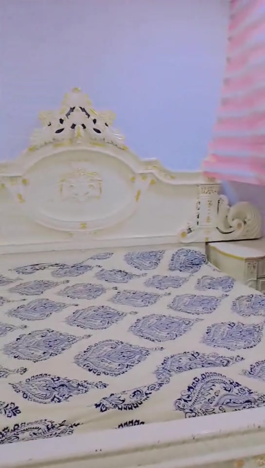 سلام وعليكم غرف نوم البيع نضيفه بعده جديده كلش حلوه وكودن محتاج واريد ابيعه السعر 700وبيه مجال العنوان بصره المعقل رقم الهاتف.***********
