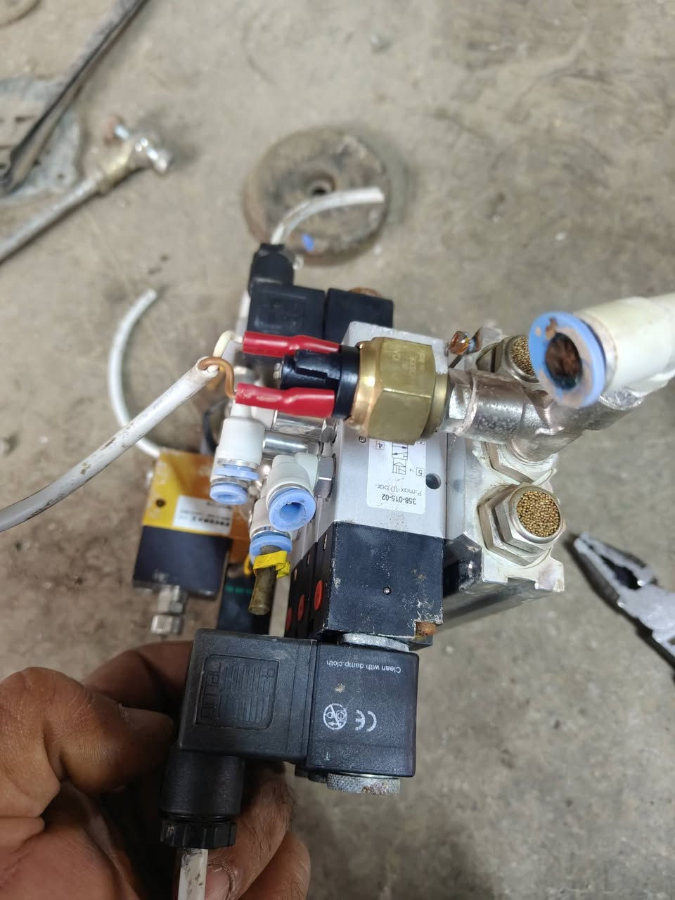 يخص معمل pvc


**إذا كنت صاحب هذا الإعلان وتريد حذفه لأي سبب، رجاءا أرسل رسالة إلى الدعم الفني**