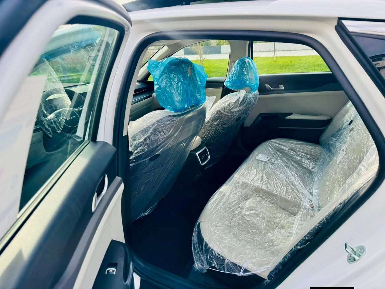 السلام عليكم
للبيع K5 2024 شكل 2025 خليجي 

فول مواصفات 🔥

1-بنوراما بلكامل

2- بصمات عدد 4 (بصمة تشغيل وبصمة أبواب وبصمه جنطة)

3- كشنات جلد

4- تبريد بيانو

5- كامرة خلفية

6- أنظمة قيادة عدد 5 

وبعد بيها مواصفات 

رقم بغداد 

محرك 2500 جتي لاين تنفس طبيعي 

ماشية 37 الف 

سيارة جديدة 

سيارة جاهزة ما ناقصها ماعده بارد بيه شبر بالباب

السعر 230 $ 

اي استفسار ***********

مكان بغداد الدورة اي ستفسار اتصل 🗣📲📞او وتساب
