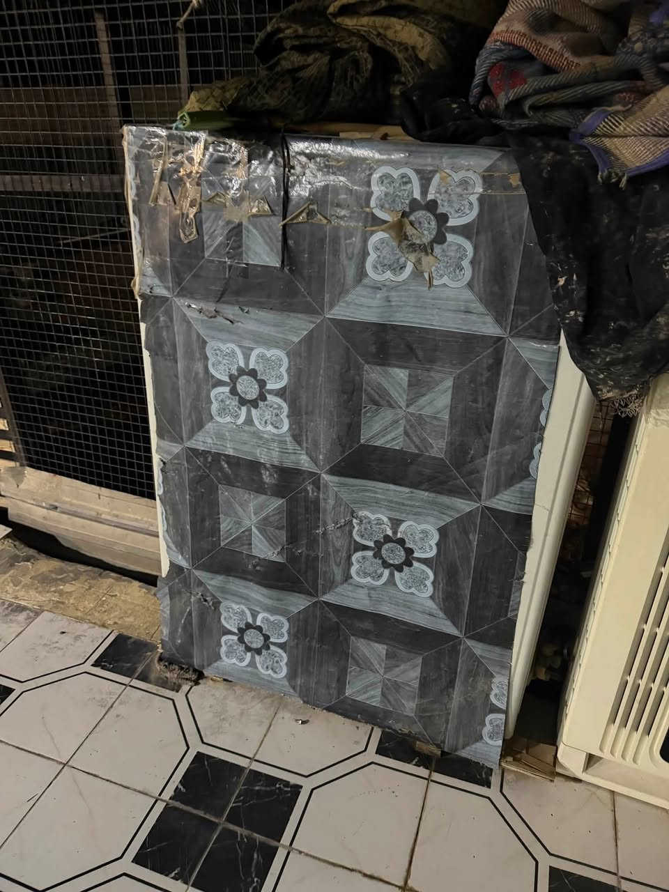 السلام عليكم عندي هذا سبلت يمكن ٥ طن بدلت لبيت والكهرباء هنا سنكلً وهو تري فيز قيم بما يرضي الله 
للاستفسار ***********

