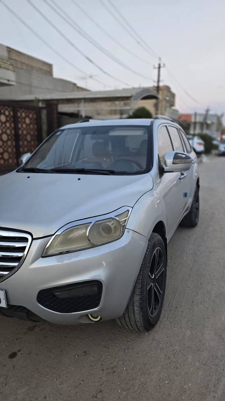 السلام عليكم
ليفانx60 موديل 16 كير اوتماتيك نظيفة تبريد ثلج سنوية جديدة رقم جديد رقمها بغداد السيارة باسمي تحويل مباشر 
عنوانها بغداد الامين الثانية  السعر 65 وبيها مجال
*********** للاستفسار
بيهه جراد السيارة 
تخم تاير جديد
