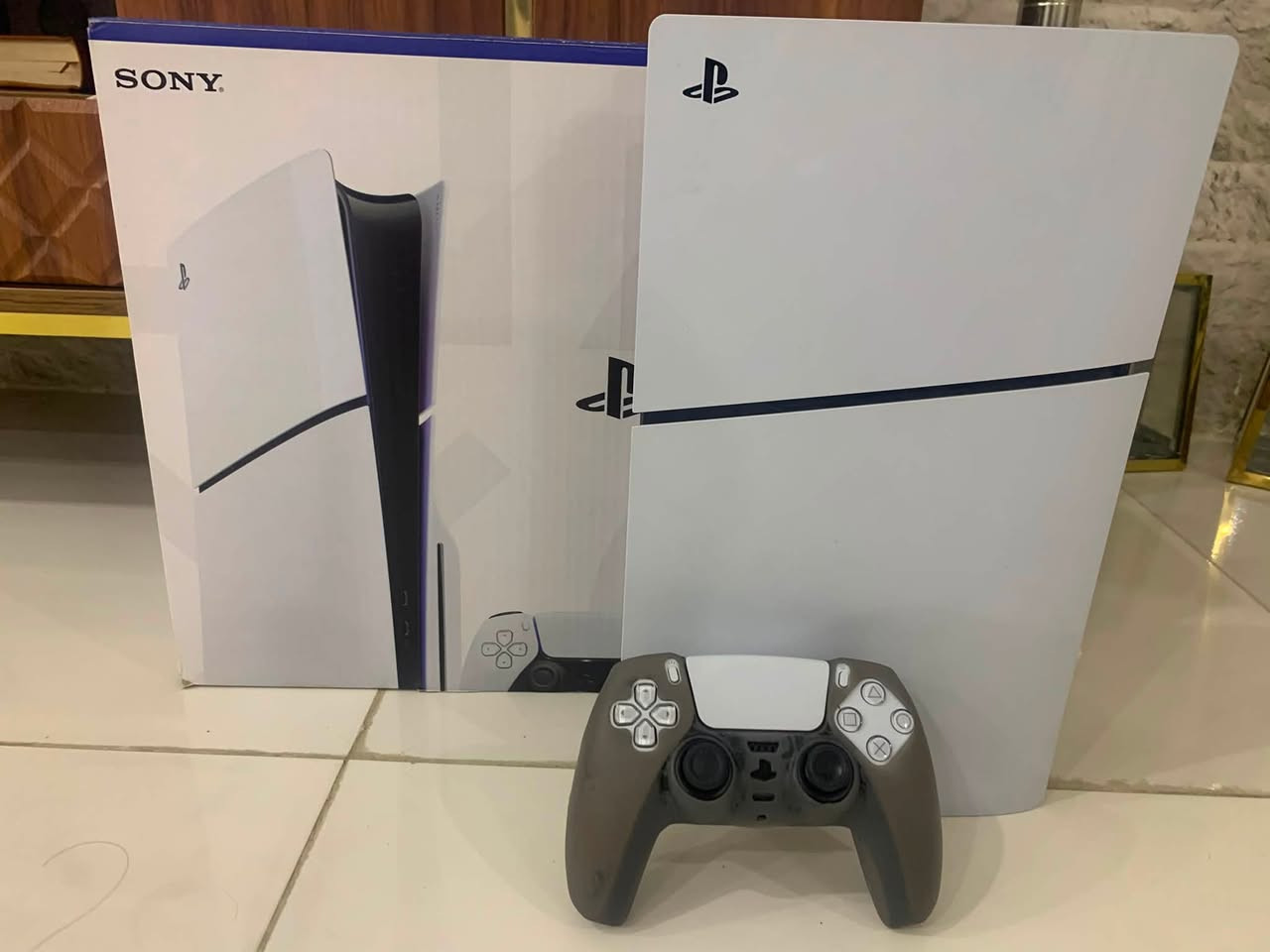 🎮 للبيع: PlayStation 5 Slim – نسخة الأقراص (1TB)
✅ سعة 1 تيرابايت
✅ نسخة الأقراص (Disc Edition)
✅ جويستك أصلي DualSense
✅ كامل الملحقات الأصلية مع الكارتون
✅ نظافة الجهاز 90%

💰 السعر: 770,000 دينار عراقي

📱 للتواصل واتساب: ***********
