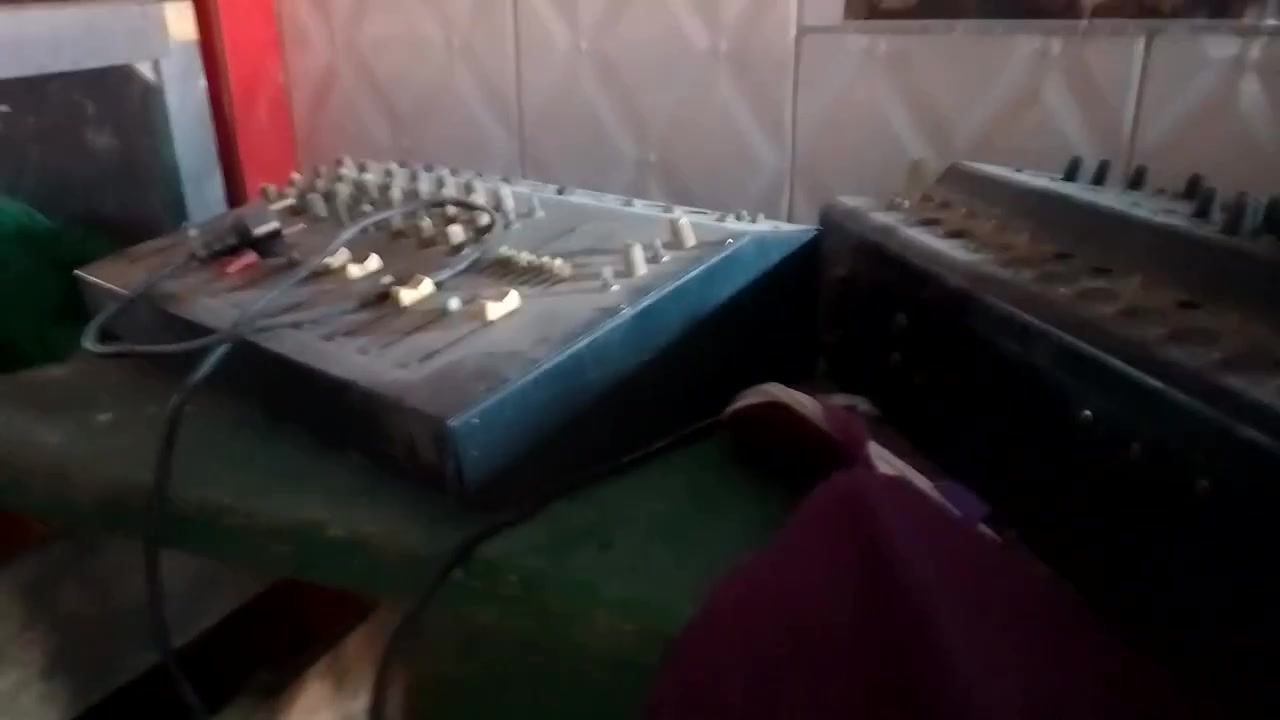 مكسرات اثنين وسماعات اثنين 
للبيع 
يحتاجون تصليح 
قيم باليرضى بيهن الله


**إذا كنت صاحب هذا الإعلان وتريد حذفه لأي سبب، رجاءا أرسل رسالة إلى الدعم الفني**