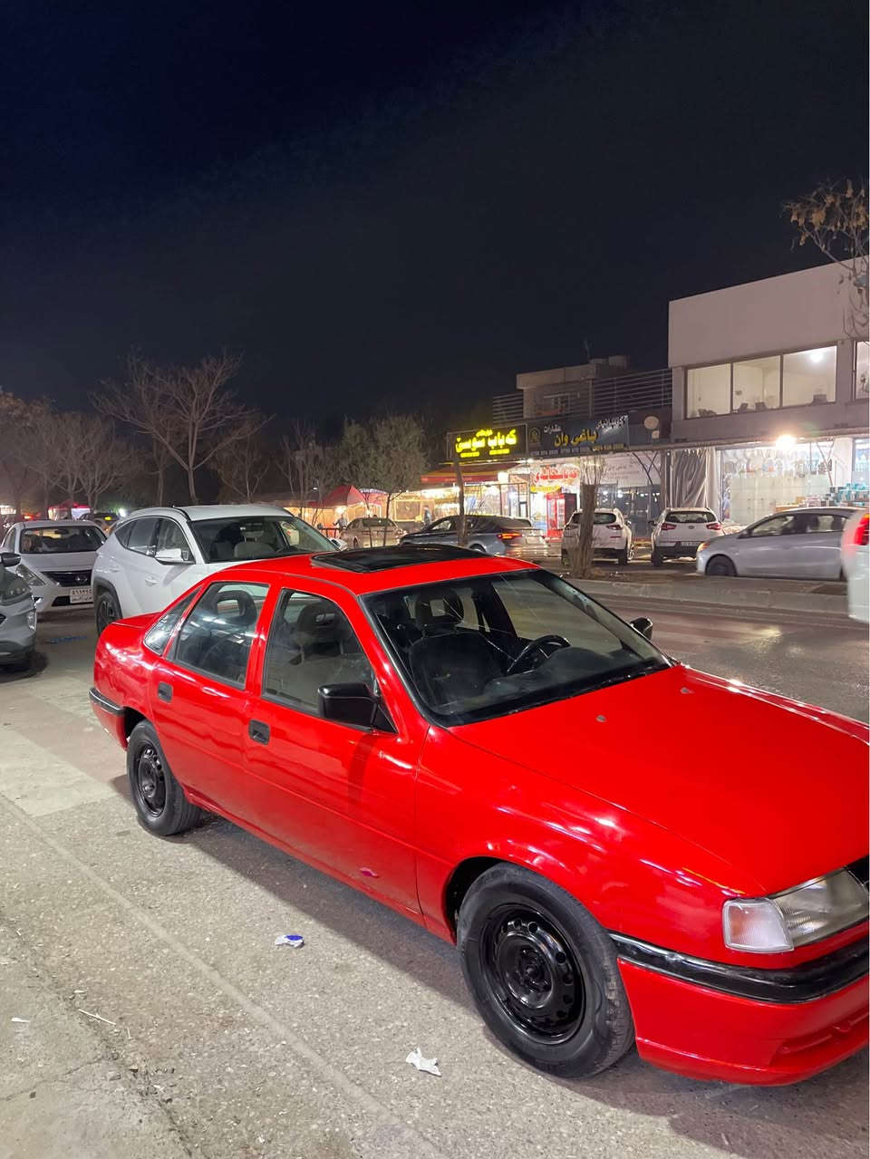 سلام و علیکم 
فیکترا مۆدیل ٩٣ 
سەیارەکە تەکسیە کرایتە خسوسی رەنگی بیلادی سۆر
رەقەم فەحس هەزە هەموو شتی نوێیە
یەک دینار مەسرەفی نیە 
یەک جەمپی خەفیفی پشتی هەیە ژۆرێی نەگرتهە
سەیارەکە جوان و بێ مەسرەفە
یەک پەنجە مۆری دەکەی و تەواو هەموو شتی نوێیە هەتا ٢٠٣١
***********
***********
سلایدی جام عادیە  مەکینە ١٨یە 
موشتەری تەلەفۆن بکە أربيل, العراق
