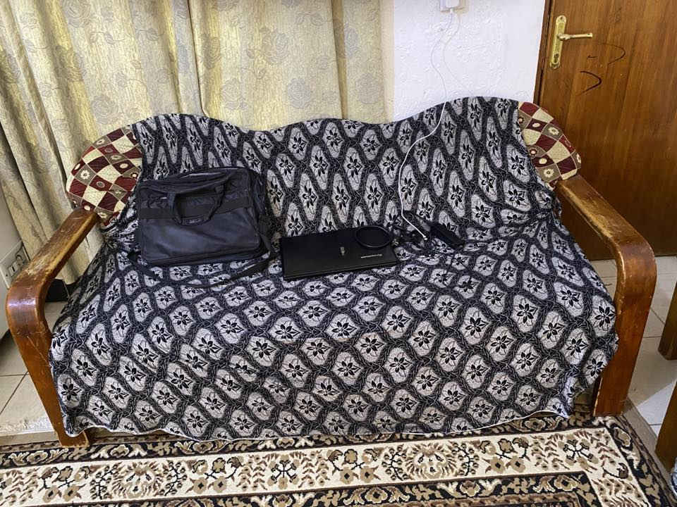 اثاث مستعمل للبيع بسعر مناسب 9 مقاعد 2 قنفات بمقاعد بثلاث مقاعد وثلاث كراسي مستقلا ..
للتواصل وتتساب ***********.
