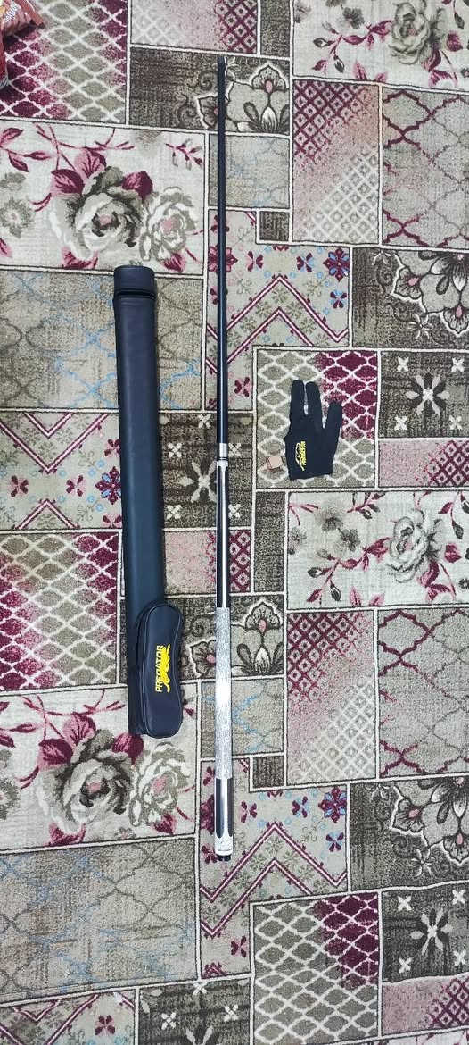 السلام عليكم كيوب كاربون للبيع جديد الله شاهد ما مستعمل قليل جدا وبسعر مناسب
ملحقات الكيوب 
1/جوك امريكي اصلي الجوزي 
2/ جف بليارد برايدر
3/ جنطه كذالك برايدر 
الكيوب تأخذه وراسك بارد لأن ما مستخدم هواي ابد 
الاستفسار الرقم *********** خاص واتساب متواجد
