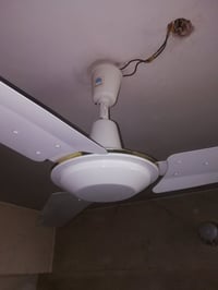 للبيع / مراوح سقفيه عدد ٢ نوع توشيبا العربي باب اؤل جدا نضيفات ع وضع ا...