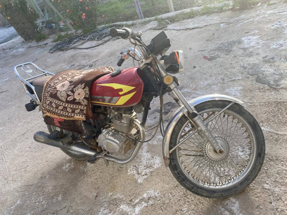 اربعه كير تايكر مديل ٢٠ كلك شرط برغي مامفتوح من المكيه  رقم شاصي وبليته موجودات لسعر٤٢٥ وبيه مجال
***********
