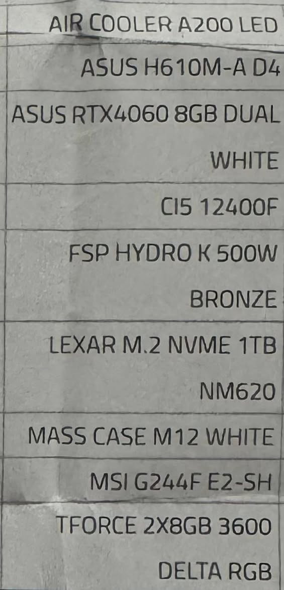 سلام عليكم pcللبيع السعر مليون100الف مع الشاشه للاستفسار ***********
