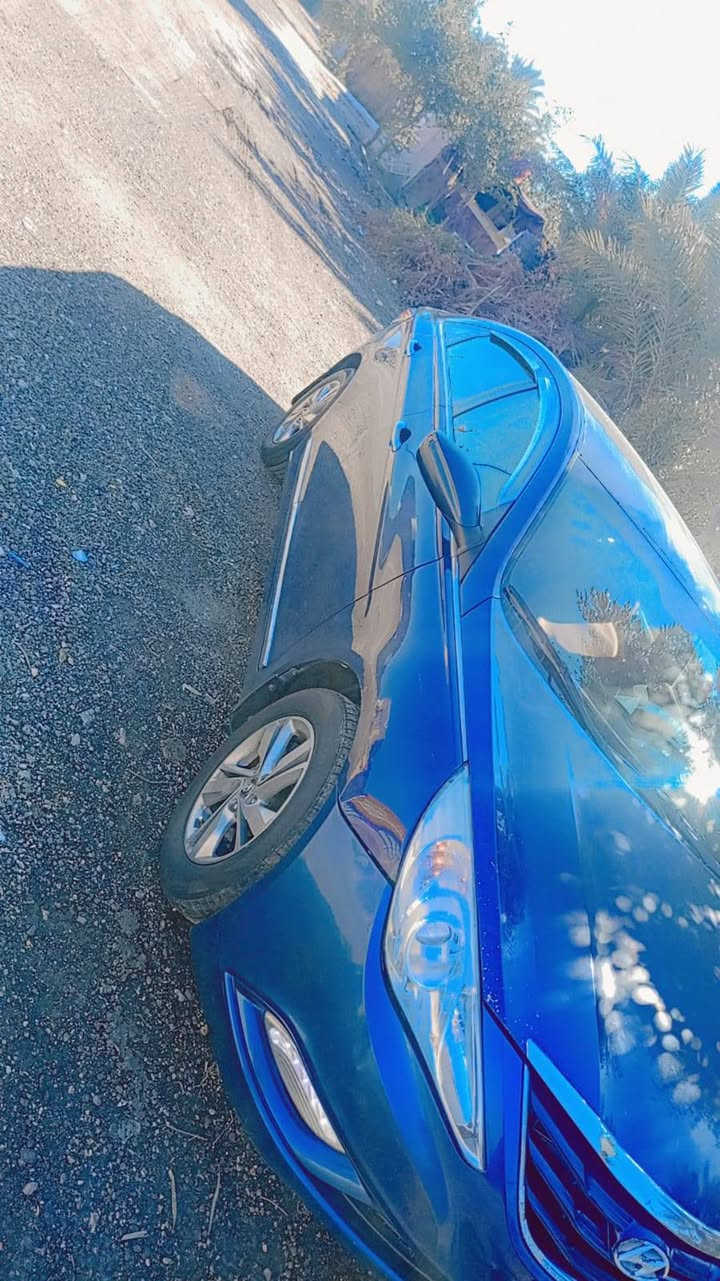 سلام عليكم سوناتا للبيع موديل 2011 امريكيه بيها صبغات سياره مكفوله من ضربه كير مكينه تبريد رقم بغداد ال 28 تحويل ثاني يوم السياره 95وبيها مجال مكان السياره بابل الهاشميه لاستفسار رقم الهاتف ***********
