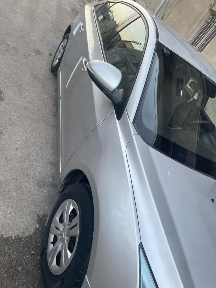 🚗 للبيع شيفروليه كروز 2015 أمريكي 🚗

المواصفات:

•  المحرك: 1800 سي 

•  الرقم: شمالي الدولي الجديد - بإسمي شخصياً 

•  الحالة: سنوية للـ 31 + هزة + فحص كامل

•  المواصفات: أشاير بالمري + تحكم ستيرن + تبريد يخبل

•  الصدر + التاير + المكينة: كله جديد

ملاحظات مهمة:

1.  الحادث: طخة بالجاملغ الخلفي حادث امريكا + وهنا الجاملغ الأمامي مصلحة ،.

2.  الكير: بي ضعف بالكير، السيارة تمشي وكلشي تمام، بس الخربطة مو دائماً.

السعر: 77 ورقة وبيها مجال للشراي الصدگ

المكان: بغداد - الكرخ

الرقم: ***********

ملاحظة: للشراي الجاد فقط،
