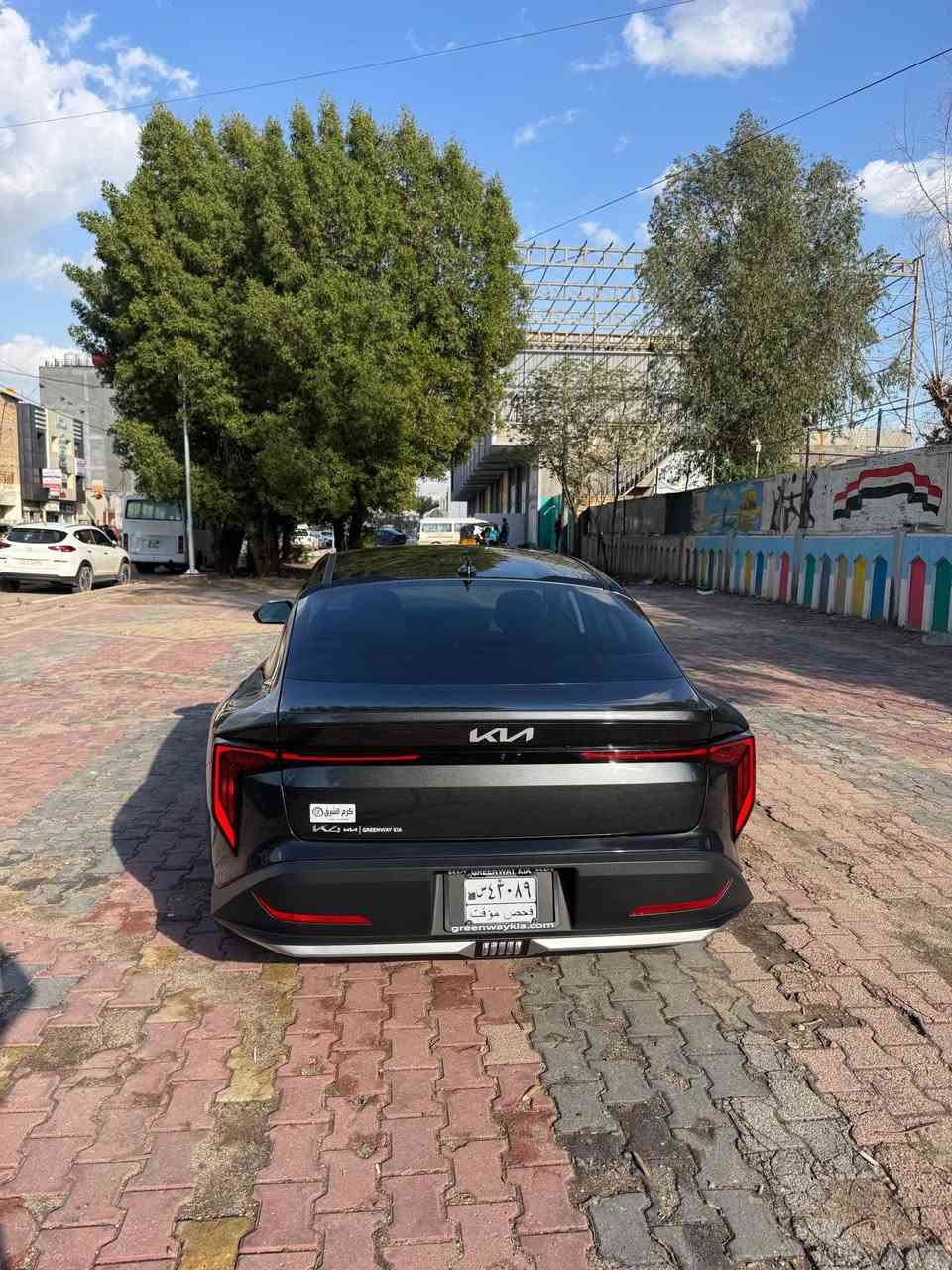 السلام عليكم للبيع K4 وارد أمريكي (اللون الزيتوني) دخول جديد بدون رقم (منفيس بأسمي) حادثها فقط شويه مقدمه البنيد كما موضح بل صوره ليبل واحد حتى الدعاميات بدون صبغ بدون ايرباك ماشيه 2 ألفين مايل فقط على وضع الشركه  محرك 2000دوش موصفات 
—————————————————
1-بصمه+ ترحيب 
2- شاشه متصله دجتل 
3- سايد بريد دكمه 
5- ويل كب 16
6- رادارات 360 درجه 
7- اوتو هولد 
8-تحكمات ستيرن 
—————————————-
باقي موصفات معروفه السعر ١٦٥ وبيها مجال بسط مكاني بغداد *********** بغداد, العراق
