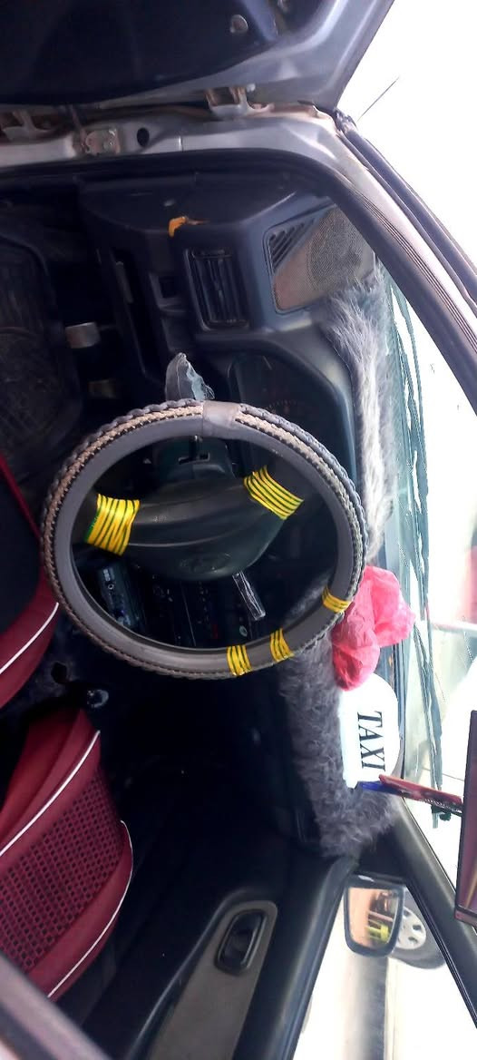 سياره للبيع نوع هوندى الاكسله موديل ٩٣ رقم ديالى رقم دورلي تحويل مباشر سنويته ل٣١ كير مكينته شرط تبريد تدفأئه كهرباياته فول صدر جديد تخم تاير مسجل سماعت اربع سياره خير من الله غرفته تخبل ترايك وين ميعجبك السعر ٢٨ وبيها مجال للطيبين ***********
