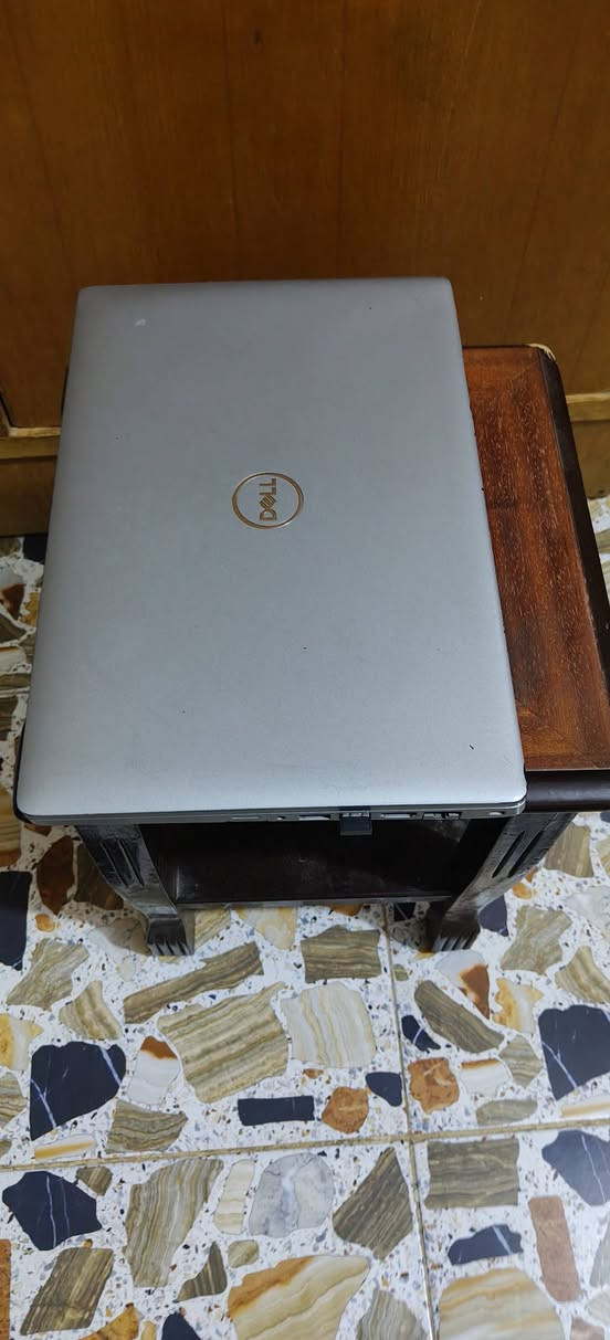 السلام عليكم
حاسبة dell 
بمعالج كور i5 الجيل العاشر
الرامات 16
الهارد 256
وياها ماوس وماوس باد وجنطة
السعر 300 قفل


**إذا كنت صاحب هذا الإعلان وتريد حذفه لأي سبب، رجاءا أرسل رسالة إلى الدعم الفني**