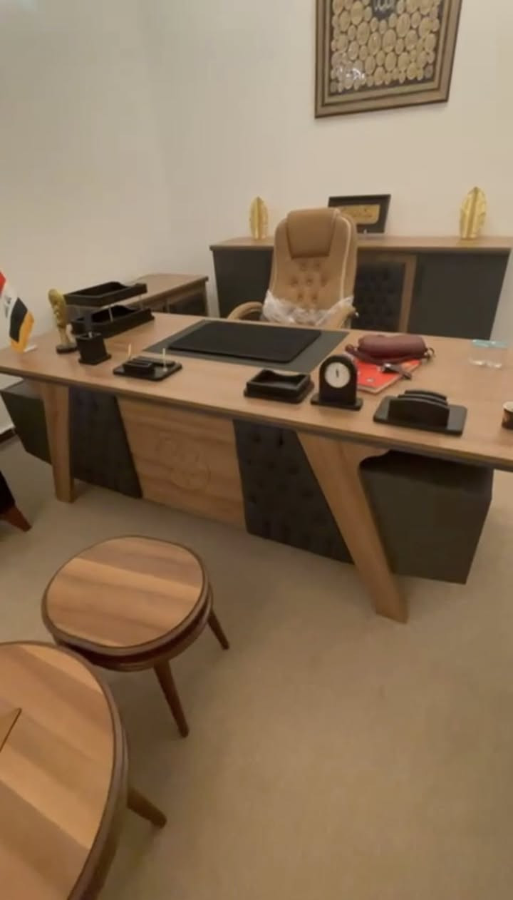 السلام عليكم مكتب للبيع جديد وشرط نظيف شخط مابي
مشتري من اثاث الجشعمي
مكتب كامل للبيع
والقنفات جلد
السعر : 3 مليون
البصرة : حي المهندسين
***********
