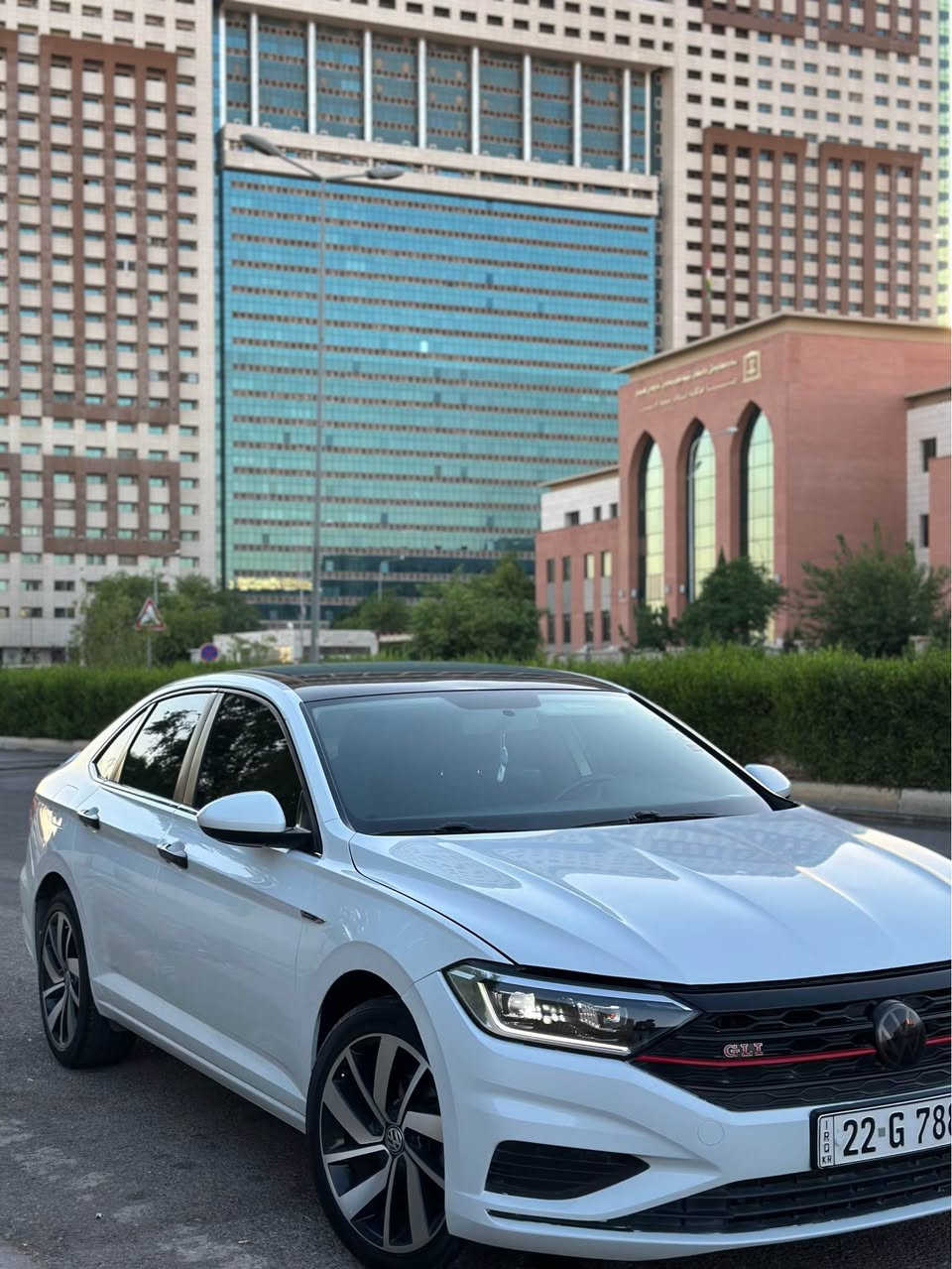 Jetta 2020 Sport

✅57,000 Mile (93,000 Km) ڕۆیشتییە
پێش و پشت کەپس✅ 
هیچ ئێڕباگەکی نەتەقییە هەموو ئیڕباگەکانی بە شەرت✅
ڕادێتەر و پانکە و هەمووی  بیلادییە بەشەرتی حەماوە✅
 دەرگا و چاملغی پشتەوەی بۆیاغە لەگەل بۆنیتی بەبێ ناوگرتن ✅
گێڕ و مەکینە و کارەباییات و دەبل و  هەمووی بەشەرت
تاخم ویل و تایە و باڵی بیلادی GLIلۆ بەسترایە
بەنجەکان و پاتری و ڕوونی تازە گۆڕایە
سەنەوی و ڕەقمی نوێیە و بەناوی خۆمە
مواصفات:
١-ەMakina 1.4 Turbo
٢-ڕاداری  پێشەوە و پشتەوە 
٣-ئاوێنە ڕادار
٤-گێڕ تۆماتیک و حادی    
٥-کار پلەیCar Play
٦-ئوتۆ ستۆپAuto Stop
٧-ەSystem Eco , Normal ,Sport

نرخ:١٢٨$ و مجال
ژ.م:***********
شوێن: هەولێر أربيل, العراق
