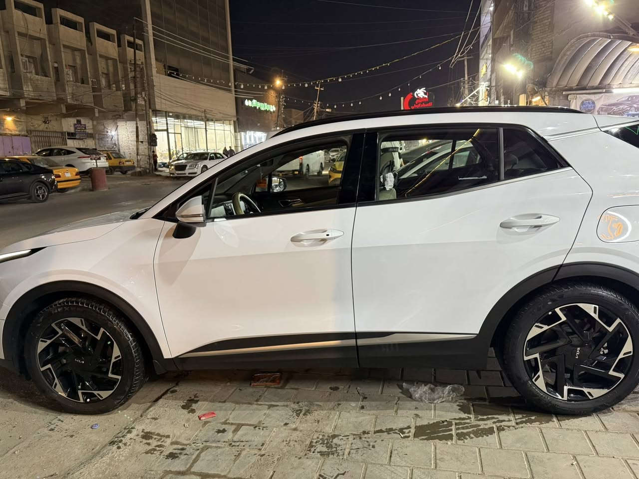 كيا سبورتج موديل 2023 خليجي
رة فول ١/١ بانوراما   

عداد المسافه 57 الف كيلو متر

📌رقم أربيل وكالة نيم 
تريد وكالة او تحويل حاضر 

مواصفات فول ١/١ 

لون ابيض

بانوراما 

كشنات بيجي مخمل

كشنات تدفئة

حساسات أمامية 

حساسات خلفية

مفتاح التشغيل بصمة

تشغيل عن بعد

بصمة دخول الابواب

دشبول شاشة متصلة 

شاشة Apple Car play

الانارة الداخلية LED +لمس

حركة المقاعد الأمامية كهرباء

تدفئة المقود 

مثبت السرعة 

أوضاع القيادة  Drive Mode

فحص أنظمة السيارة 

حساسات اطارات 

فول تحكم مقود 

شفتات ستيرن

قطعتين تبريد

هاند بريك بصمة

‏ ABS 

‏Auto Hold - أوتو هولد

‏ ISO Fex - ايزو فكس 

نظام مانع الانزلاق

نظام نزول المنحدرات

النقطة العمياء 

اشارة في المرايا الجانبية

مخرج منفذ الطاقة 

‏  Bluetooth / USB 

دمام خلفي 

سيارة كلش جديدة مكفوله

السعر 225 ورقه وبيها مجال 

اي استفسار 

*********** 

مكان السيارة بغداد الجادرية
