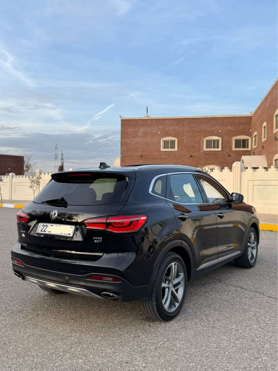 Mg Hs 2022
مواصفات تروفي فول فول ®️

🔴بانوراما 
🔴كيج الكتروني 
🔴كشنات رياضي + جلد 
🔴داخل احمر 
🔴صندوق شفط 
🔴شفتات ستيرن 
🔴دكمة سوبر سبورت بلستيرن 
🔴ليد داخل متغير الوان
🔴كشنات كهرباء 
🔴اوتو هولد 
🔴كشنات تدفئة
🔴رادار خلفي +جانبي
🔴حساس خلفي 
🔴مودات قيادة 
وباقي هواية مواصفات 

بدون صبغ بدون ضرر 

✔️كير محرك تبريد صدر كلة بشرط 

🪪رقم سنوية جديد 

📍مكان السيارة اربيل 

💵السعر 132 
📞***********📞 أربيل, العراق
